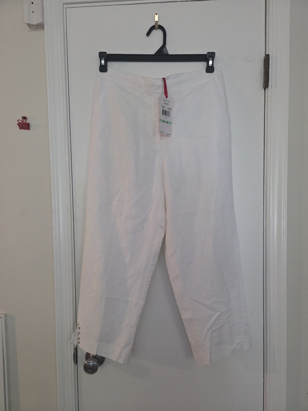 NWT Ruby Rd. White Linen Blend Embellished Capris Size 8